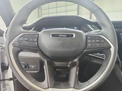 Used 2024 Jeep Grand Cherokee L Laredo AWD/4WD image 23