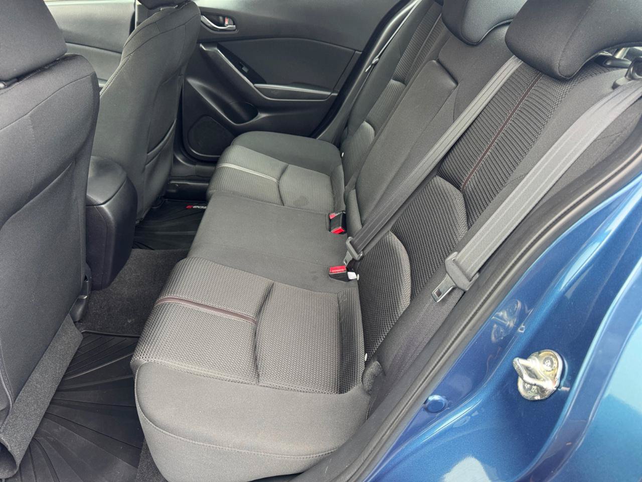 Used 2018 MAZDA MAZDA3 Sport w/ Preferred Equipment Package FWD image 6
