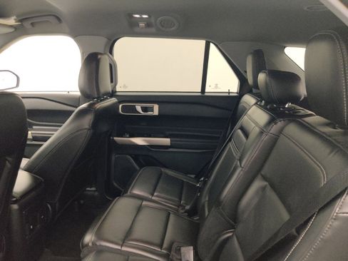 Used 2023 Ford Explorer XLT w/ Equipment Group 202A image 18