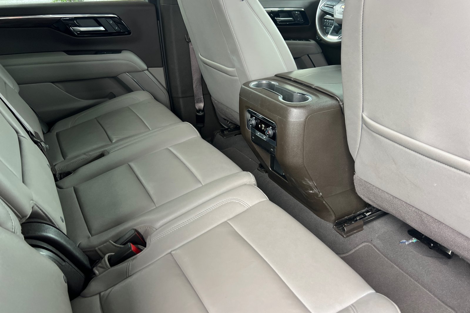 Used 2025 Chevrolet Suburban LT AWD/4WD image 25