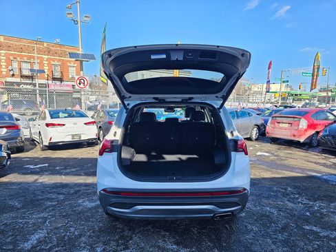 Used 2023 Hyundai Santa Fe SEL w/ Premium Package image 7