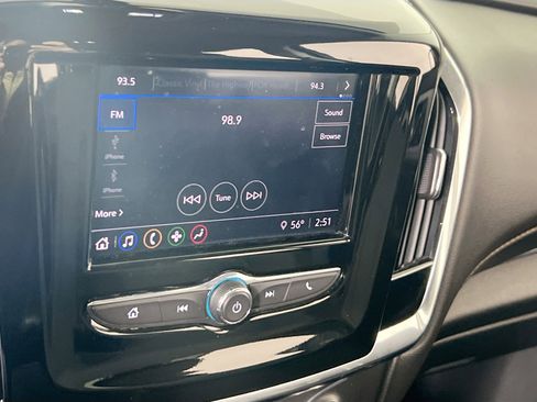 Used 2020 Chevrolet Traverse LT image 14