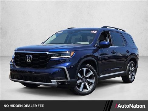 Used 2025 Honda Pilot Elite image 1