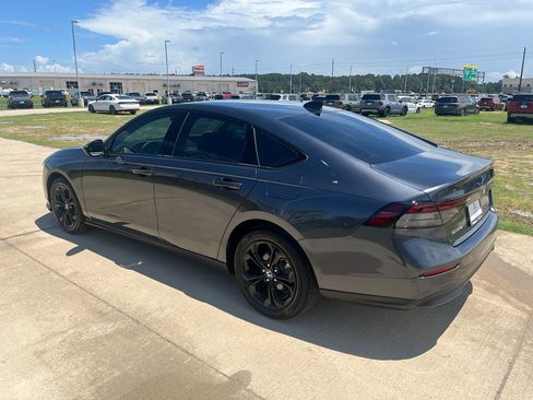 Certified 2025 Honda Accord SE image 6