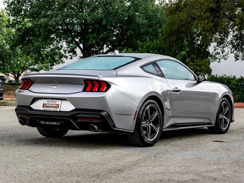 Used 2024 Ford Mustang Premium image 5