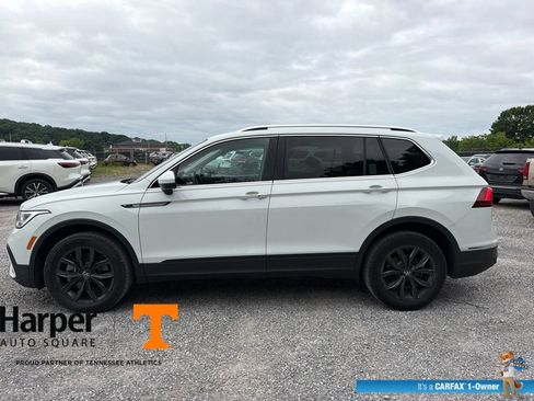 Used 2024 Volkswagen Tiguan SE FWD image 2