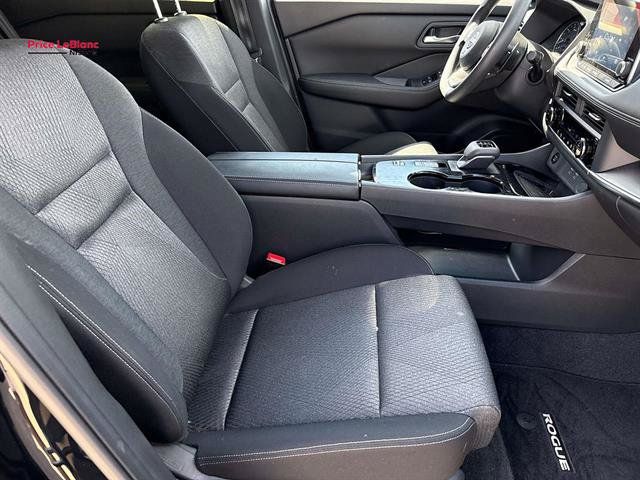 Certified 2024 Nissan Rogue SV FWD image 11