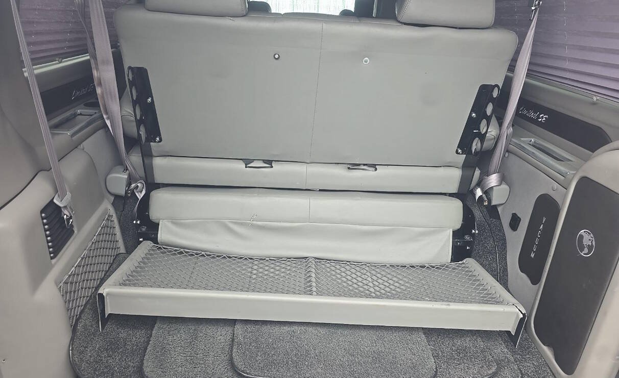 Used 2016 Chevrolet Express 2500 RWD image 16
