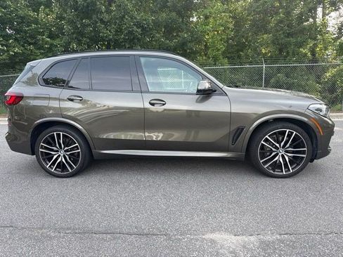Used 2022 BMW X5 xDrive40i w/ M Sport Package AWD/4WD image 4