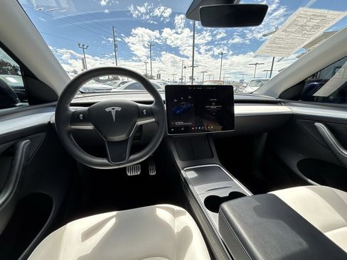 Used 2022 Tesla Model Y Performance AWD/4WD image 16