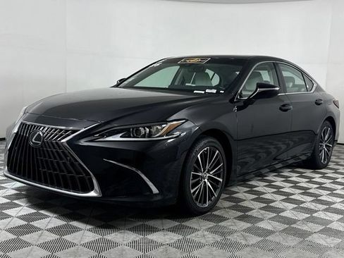 Used 2025 Lexus ES 350 w/ Premium Package FWD image 2
