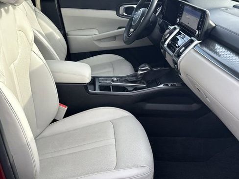 Used 2022 Kia Sorento S w/ Panoramic Sunroof Package image 17