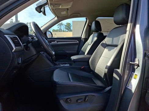 Used 2023 Volkswagen Atlas SE image 13