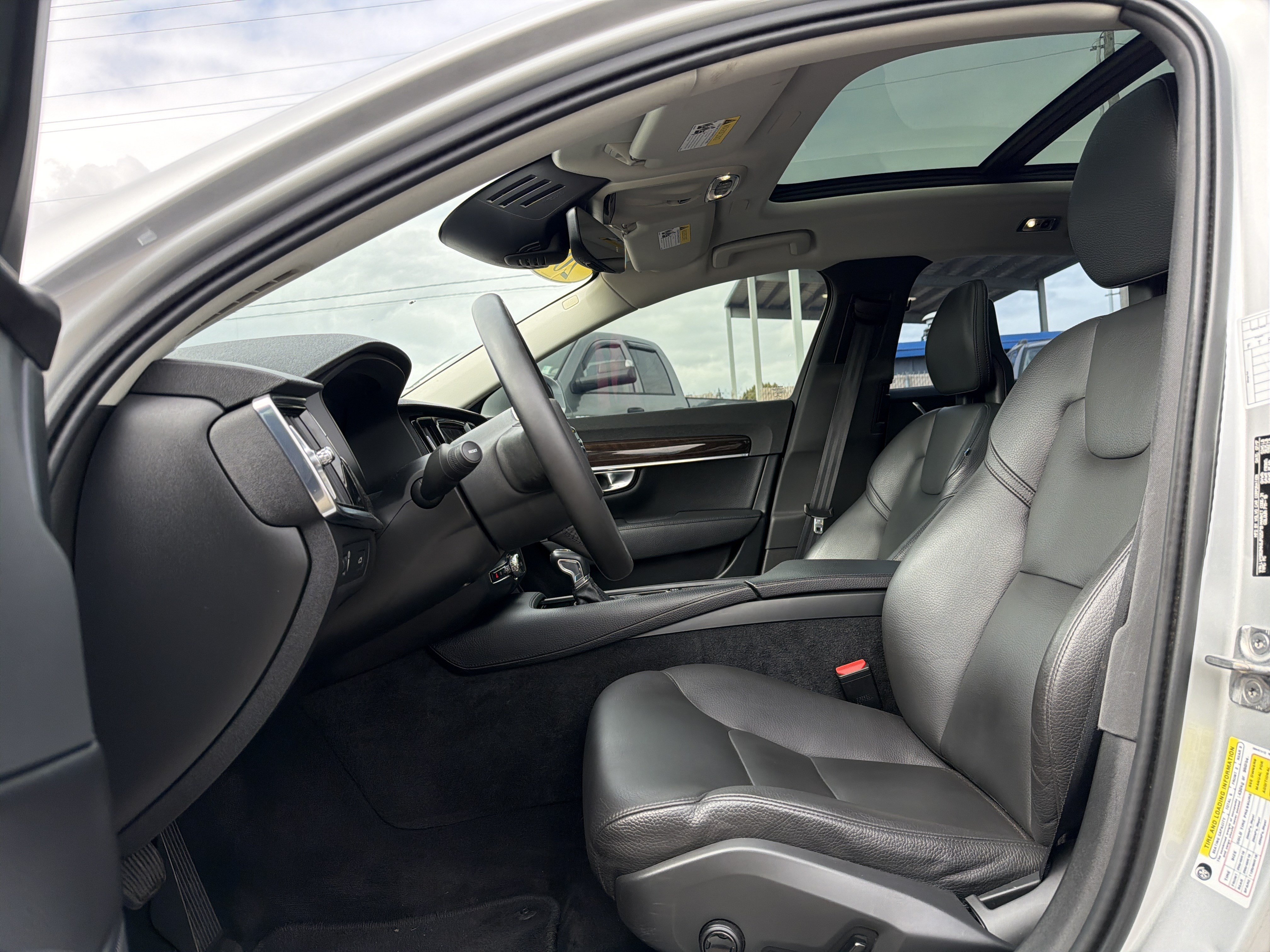 Used 2018 Volvo S90 T5 Momentum w/ Convenience Package AWD/4WD image 9