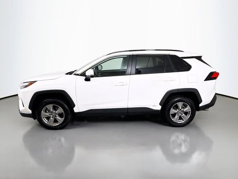 Used 2025 Toyota RAV4 XLE AWD/4WD image 4