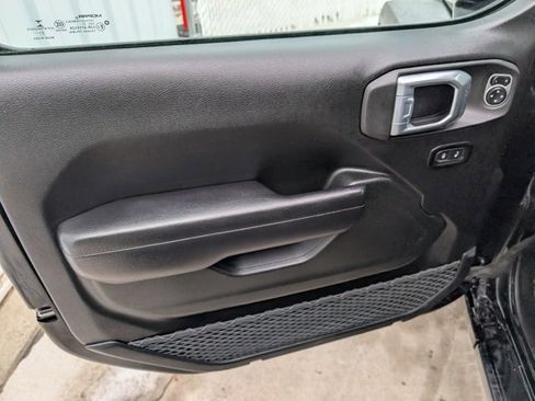 Used 2021 Jeep Wrangler Unlimited Sport image 9