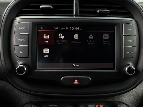 Used 2025 Kia Soul LX w/ LX Technology Package FWD image 28