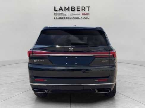 Used 2025 Buick Enclave Preferred AWD/4WD image 4
