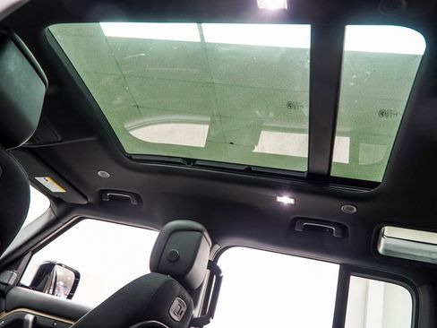 Used 2021 Land Rover Defender 110 X image 37