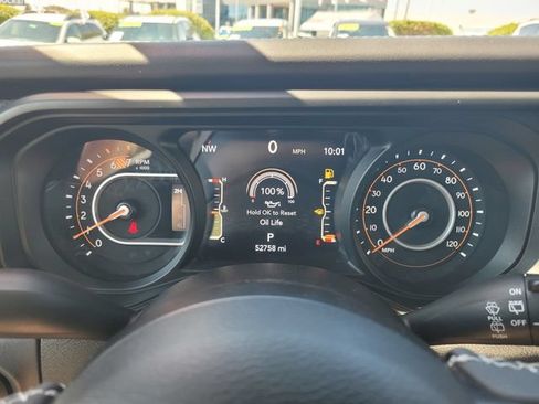 Used 2025 Jeep Wrangler Unlimited Rubicon AWD/4WD image 29