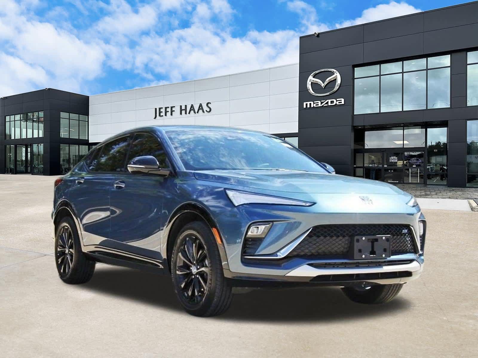 Used 2024 Buick Envista Sport Touring w/ Convenience I Package FWD image 4