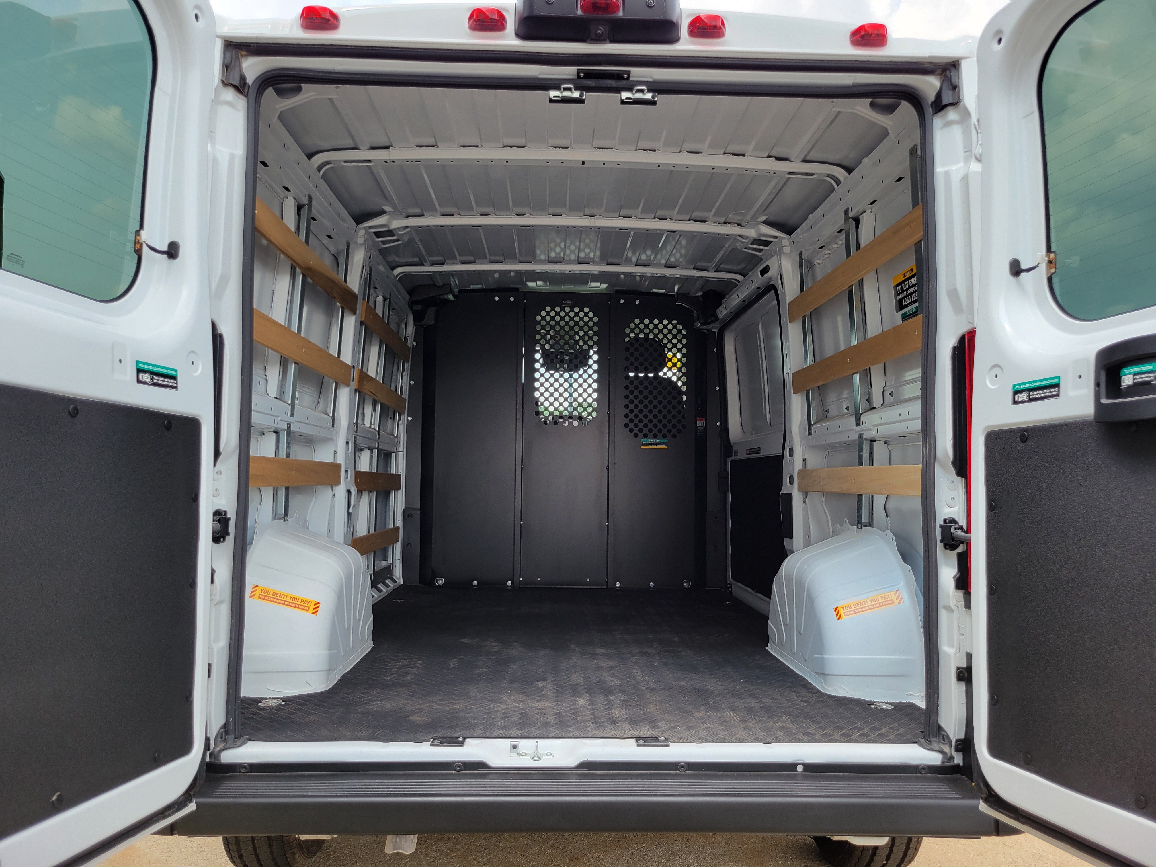 Used 2025 RAM ProMaster 2500 w/ U-Haul Equipment Group FWD image 18