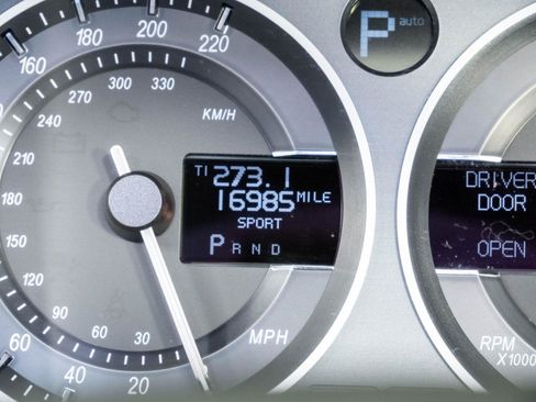 Used 2011 Aston Martin DBS Volante RWD image 12