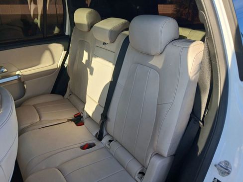 Used 2021 Mercedes-Benz GLB 250 w/ Premium Package image 33