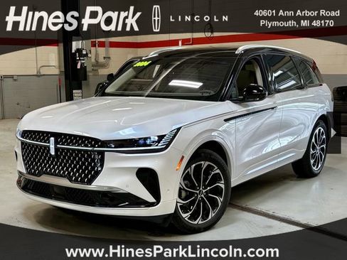 Used 2024 Lincoln Nautilus Reserve w/ Equipment Group 202A AWD/4WD image 1