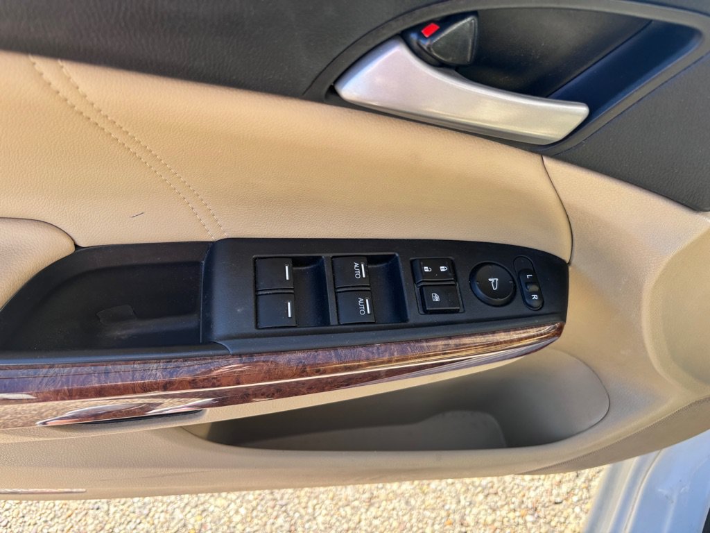 Used 2011 Honda Accord EX-L image 7