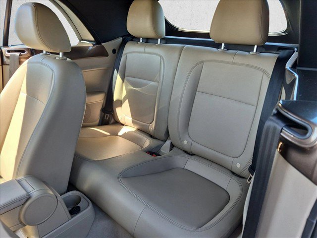 Used 2014 Volkswagen Beetle TDI FWD image 18