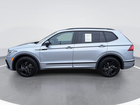 Certified 2023 Volkswagen Tiguan SE R-Line image 6