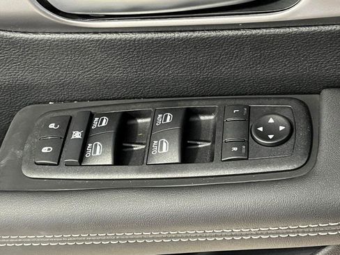 New 2026 Chrysler Pacifica Select image 26