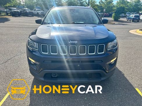 Used 2019 Jeep Compass Latitude w/ Popular Equipment Group AWD/4WD image 1