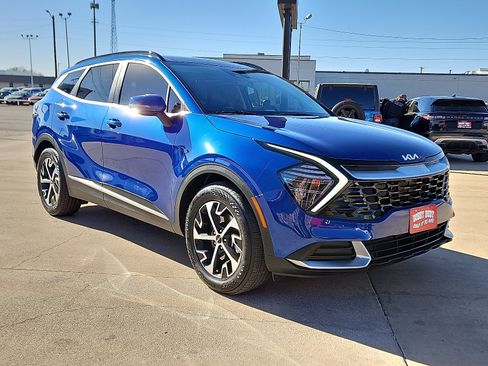 Used 2025 Kia Sportage EX w/ Premium Package image 4