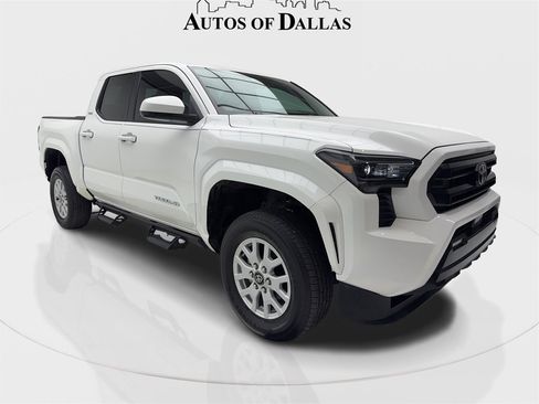Used 2024 Toyota Tacoma SR5 image 2