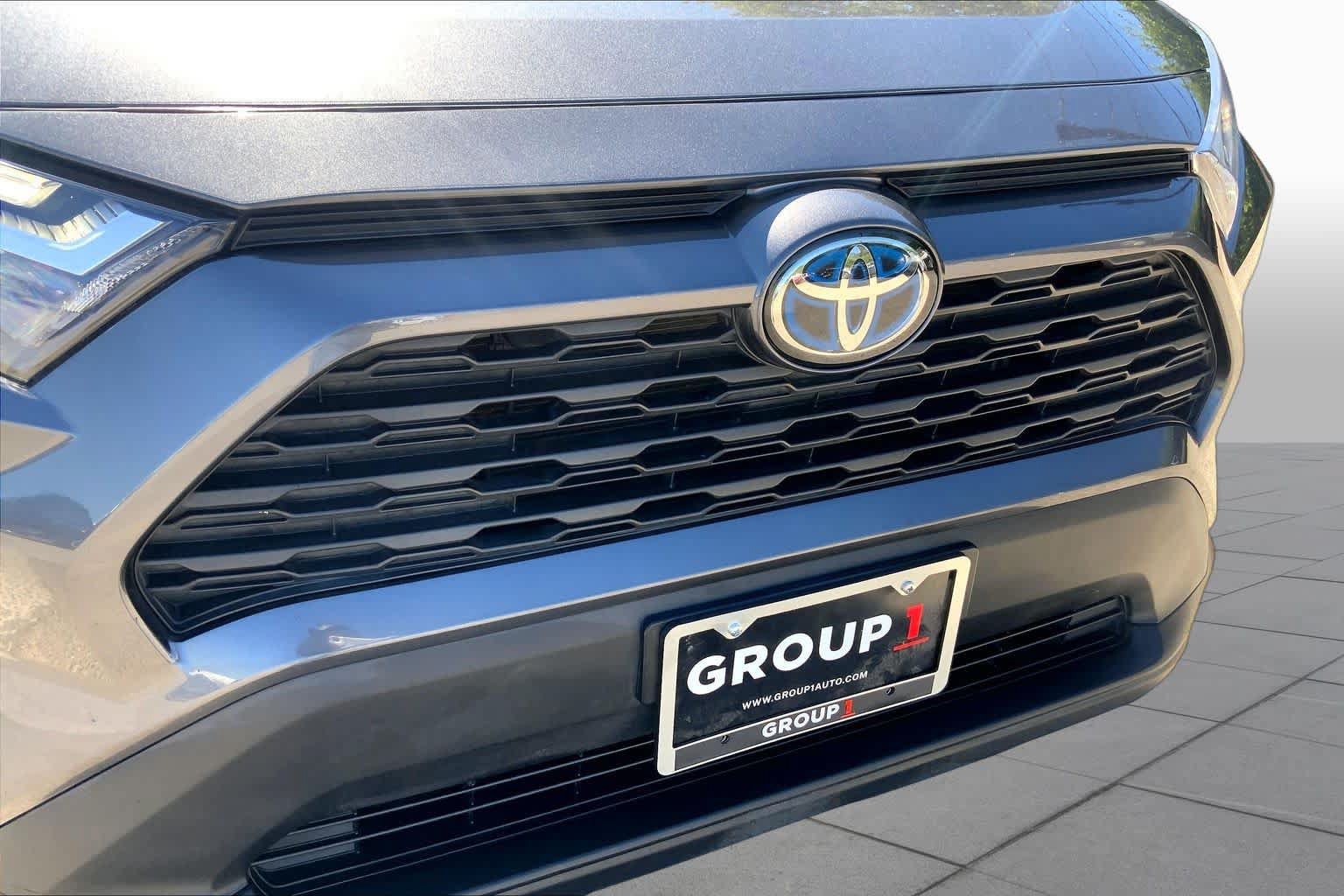Used 2024 Toyota RAV4 LE AWD/4WD image 29