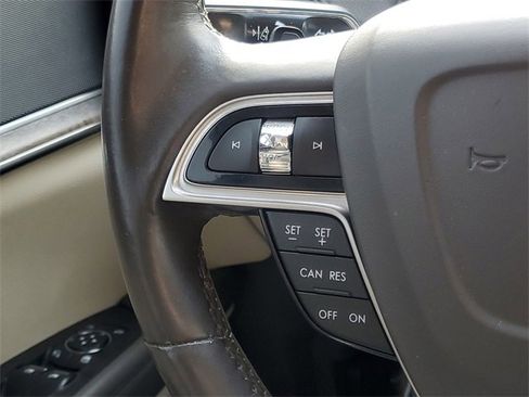 Used 2019 Lincoln Nautilus Select image 20
