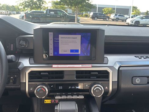 Used 2025 Toyota Tacoma SR5 AWD/4WD image 26