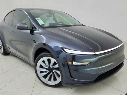 Used 2026 Tesla Model Y Long Range image 1