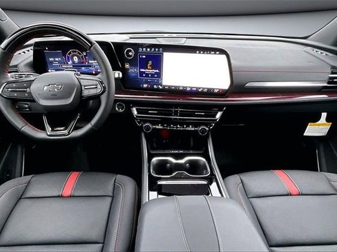 New 2026 Chevrolet Traverse RS w/ LPO, Floor Liner Package image 5