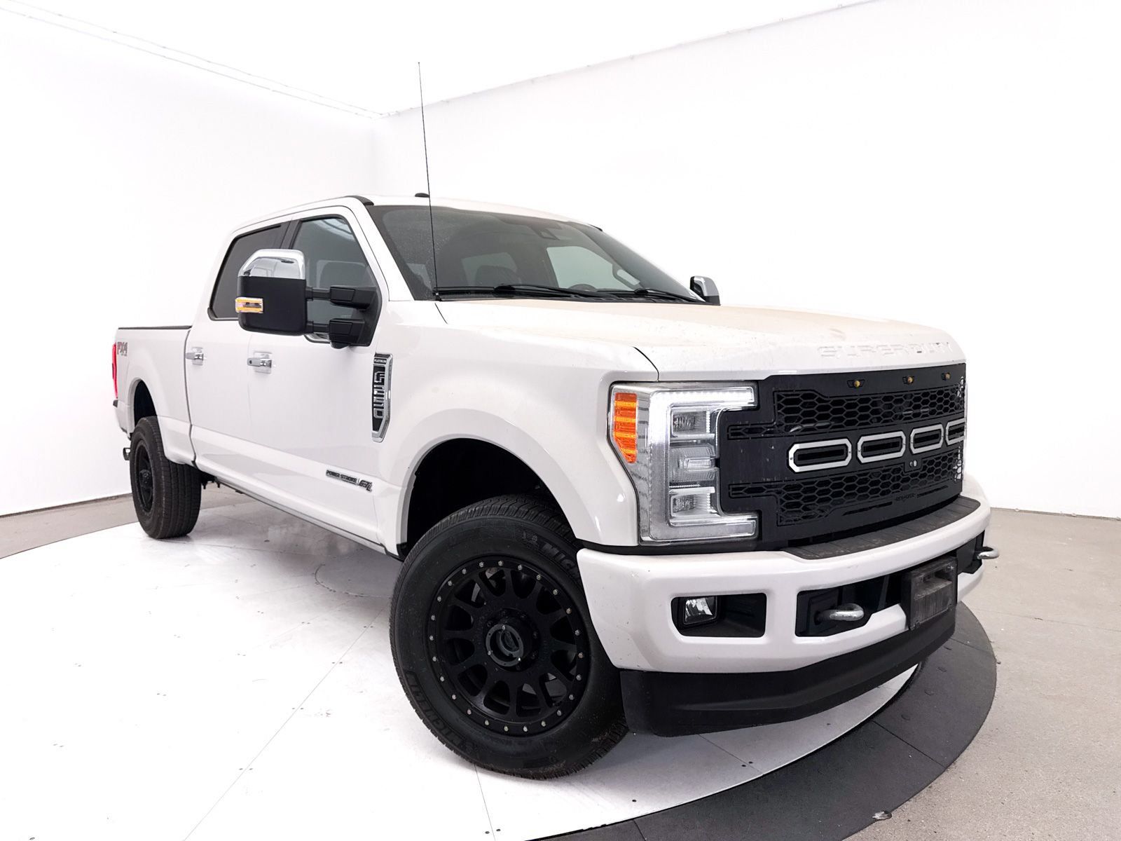 Used 2018 Ford F250 Platinum w/ Platinum Ultimate Package AWD/4WD image 1