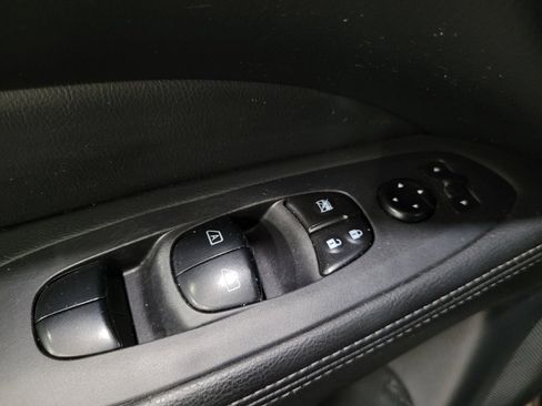 Used 2020 Nissan Pathfinder SL AWD/4WD image 27