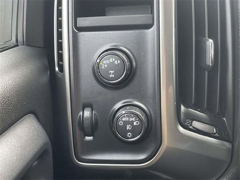 Used 2018 Chevrolet Silverado 1500 LT w/ All Star Edition image 17