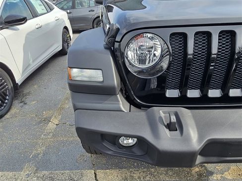 Used 2020 Jeep Wrangler Sport image 4
