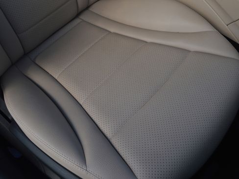 Used 2018 Mercedes-Benz C 300 C 300 image 39