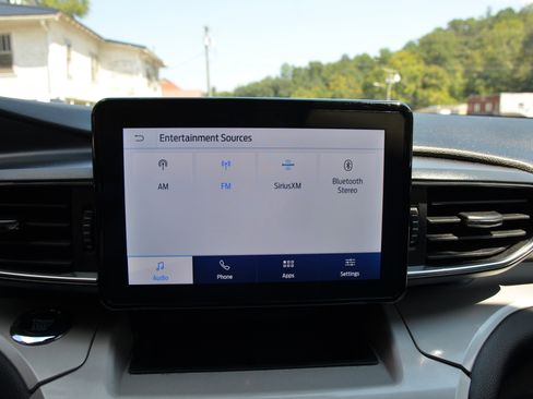 Used 2023 Ford Explorer XLT w/ Equipment Group 202A image 11