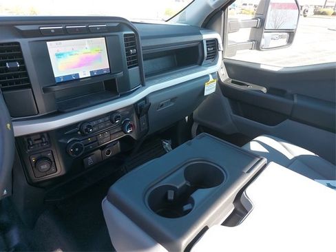 New 2023 Ford F550 4x4 Regular Cab Super Duty image 24