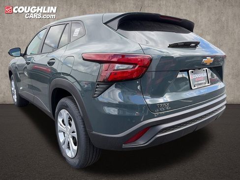 New 2026 Chevrolet Trax LS image 3