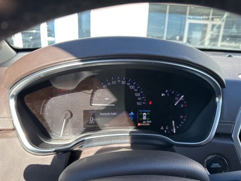 Used 2014 Cadillac SRX Luxury image 3